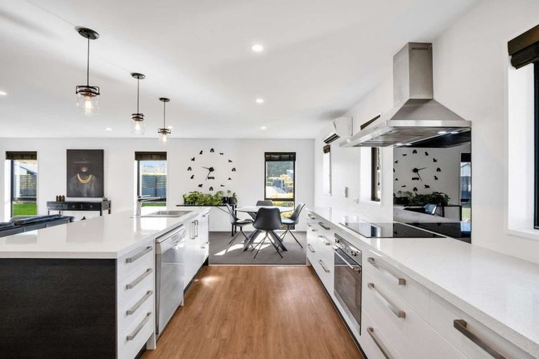 Photo of property in 10 Kohunga Crescent, Bottle Lake, Christchurch, 8083