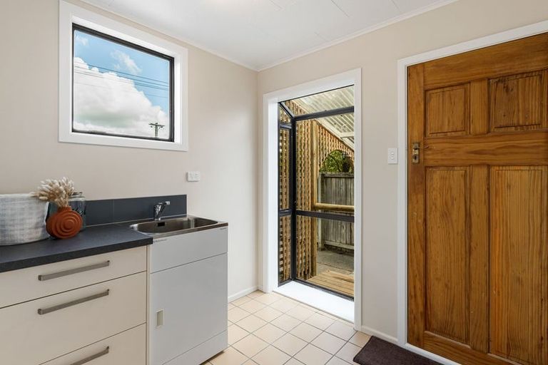 Photo of property in 16 Sandra Street, South New Brighton, Christchurch, 8062
