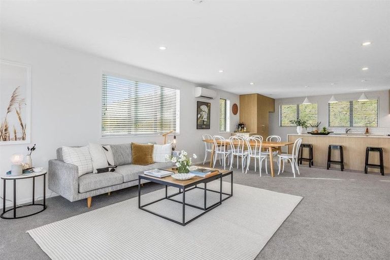 Photo of property in 33 Oakum Road, Whitby, Porirua, 5024