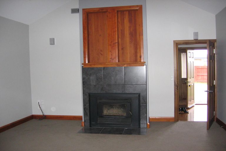 Photo of property in 70 Parnell Heights, Kelvin Grove, Palmerston North, 4414