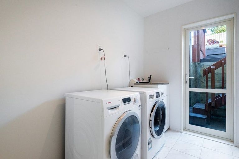 Photo of property in 6 Kittiwake Drive, Schnapper Rock, Auckland, 0632