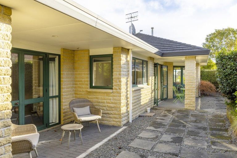 Photo of property in 30 Fairview Terrace, Waipahihi, Taupo, 3330
