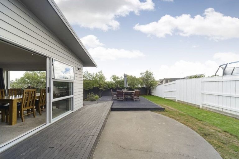 Photo of property in 20 Rosalie Terrace, Kelvin Grove, Palmerston North, 4414
