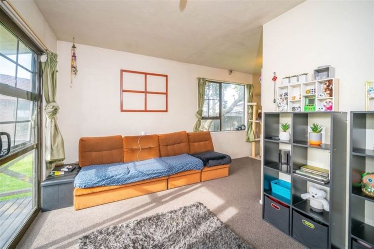 Photo of property in 26 Davidson Crescent, Hornby, Christchurch, 8042