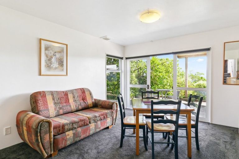 Photo of property in 3 Countess Close, Maupuia, Wellington, 6022