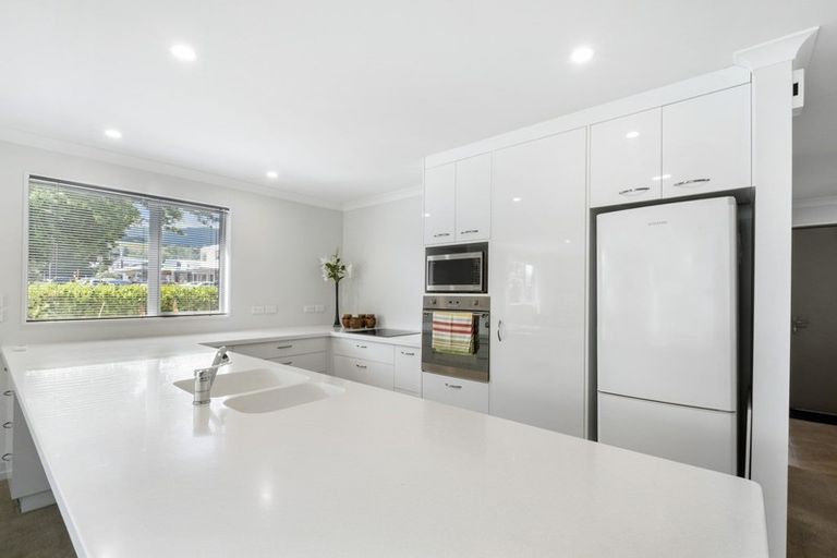 Photo of property in 92 Neale Avenue, Stoke, Nelson, 7011