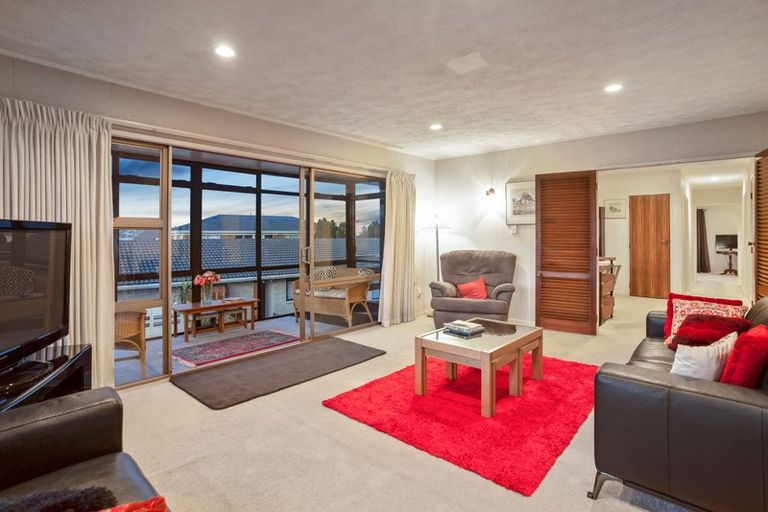 Photo of property in 11 Banbury Place, Mangere Bridge, Auckland, 2022