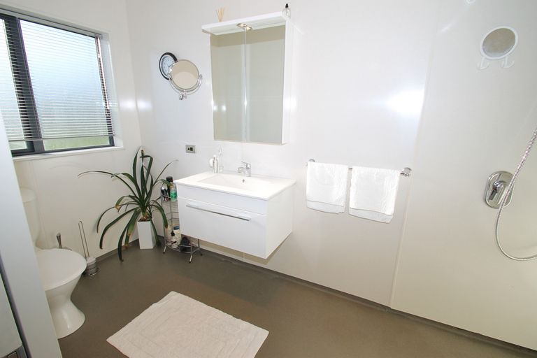 Photo of property in 10 Douglas Street, Allanton, Mosgiel, 9092