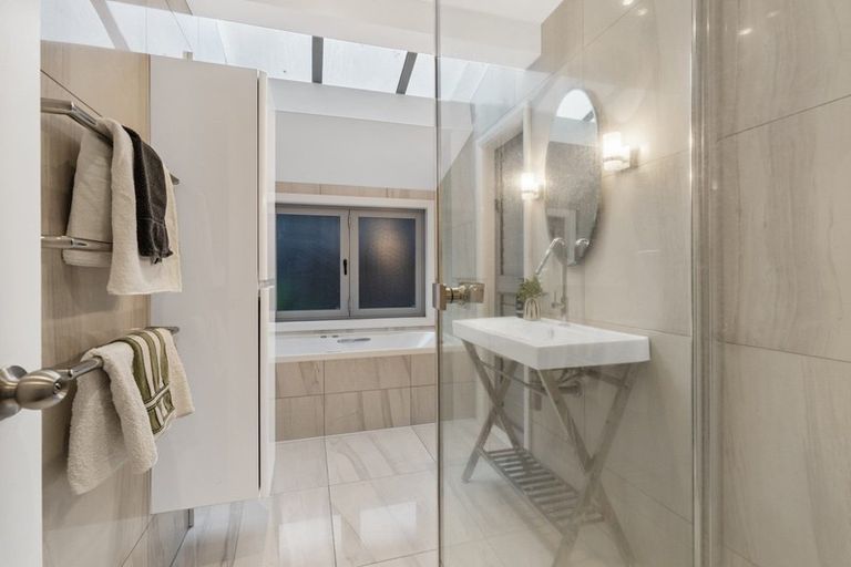 Photo of property in 41 Rawene Road, Birkenhead, Auckland, 0626