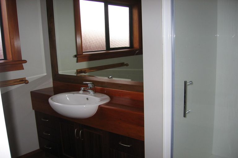 Photo of property in 70 Parnell Heights, Kelvin Grove, Palmerston North, 4414