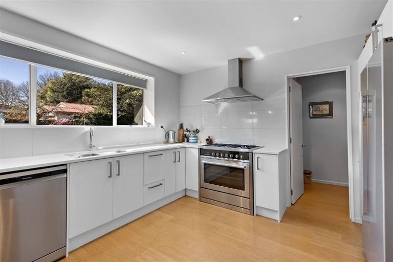 Photo of property in 130 Grahams Road, Burnside, Christchurch, 8053