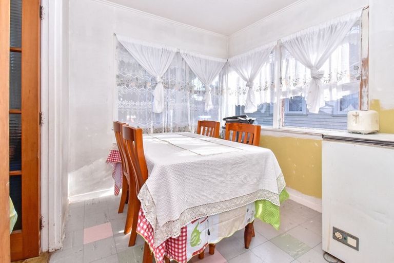 Photo of property in 7 Halswell Street, Mangere East, Auckland, 2024