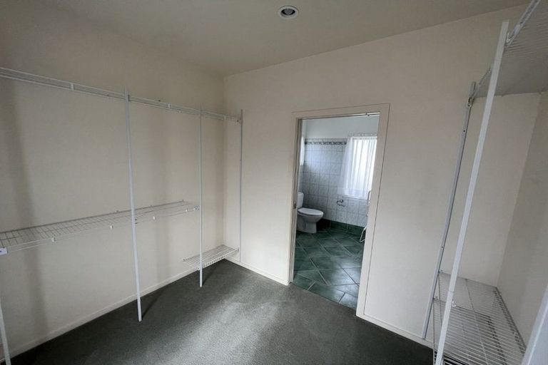 Photo of property in 40 Waimumu Road, Massey, Auckland, 0614