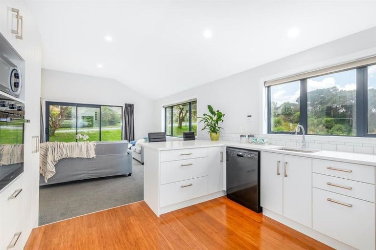 Photo of property in 41 Samwell Drive, Whitby, Porirua, 5024