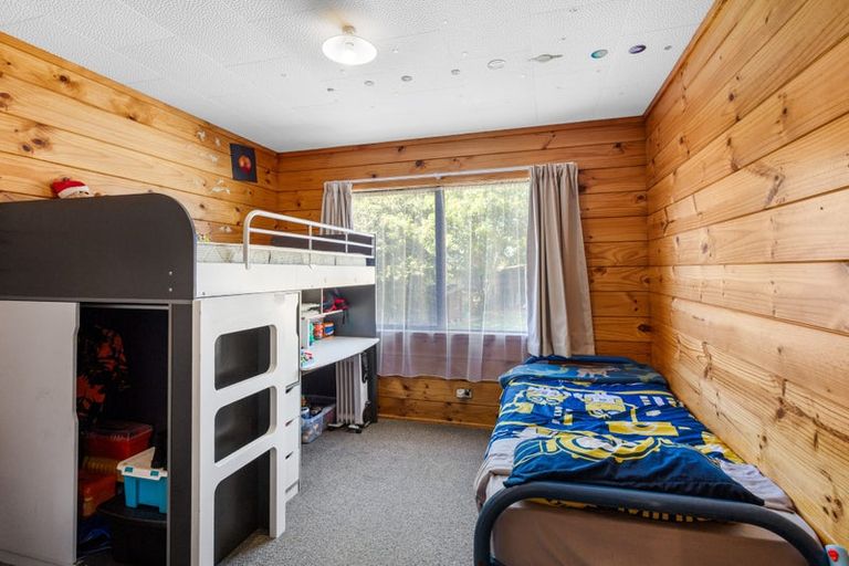 Photo of property in 9 Cliff Street, Coalgate, 7673