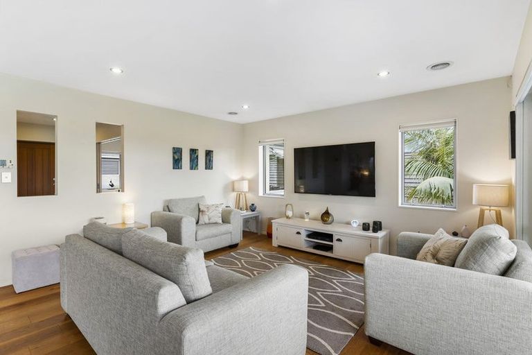 Photo of property in 31 Beachwood Drive, Hatfields Beach, Orewa, 0931