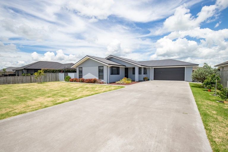 Photo of property in 7 Costello Drive, Ngatea, 3503