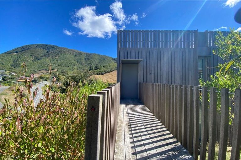 Photo of property in 16a Cornwall Street, Picton, 7220