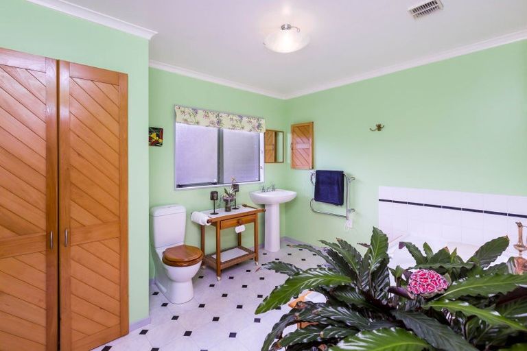 Photo of property in 20a Norana Road, Maoribank, Upper Hutt, 5018