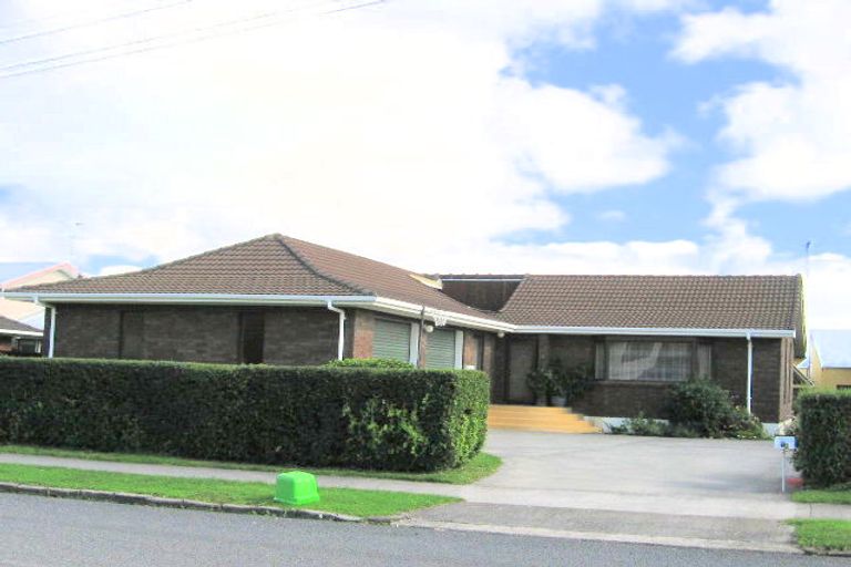 Photo of property in 75 Hattaway Avenue, Bucklands Beach, Auckland, 2012