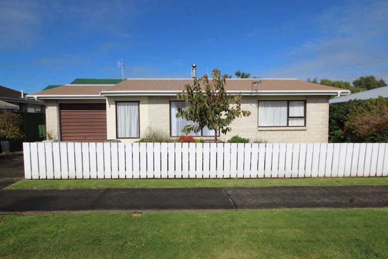Photo of property in 28b Pollen Street, Woodville, 4920