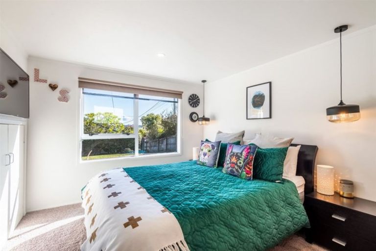 Photo of property in 1/719 East Coast Road, Browns Bay, Auckland, 0630