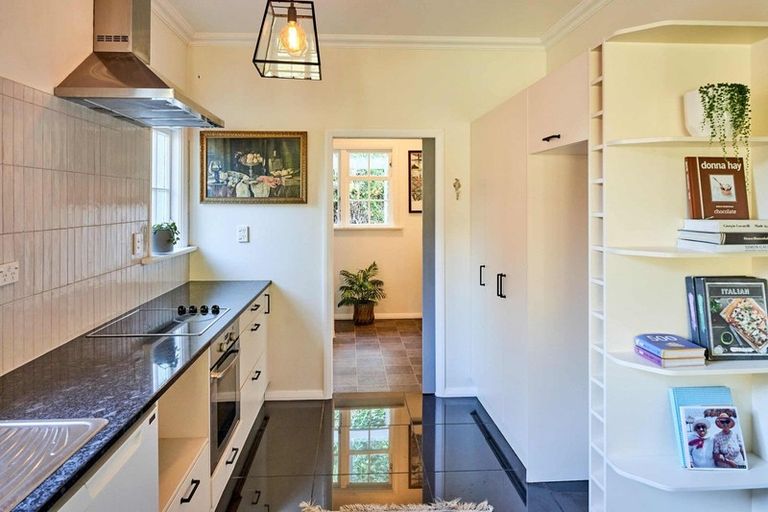 Photo of property in 26 Waitohu Road, York Bay, Lower Hutt, 5013