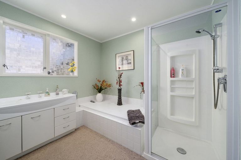 Photo of property in 16 Martin Road, Paraparaumu Beach, Paraparaumu, 5032