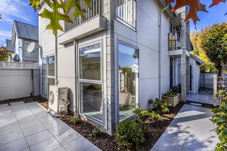 Photo of property in 1/1010 Colombo Street, St Albans, Christchurch, 8014