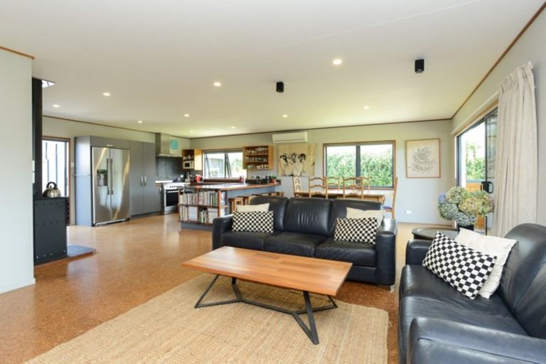 Photo of property in 43 Shoal Beach Road, Aramoana, Waipawa, 4271