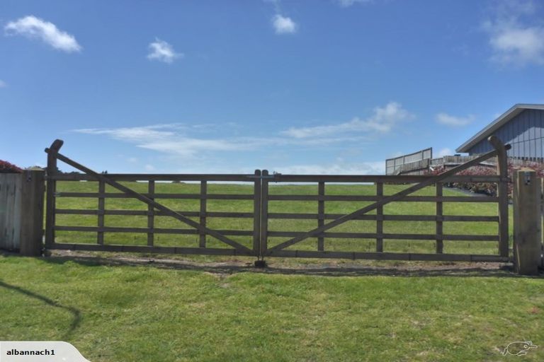 Photo of property in 7 Sand Dune Grove, Waikawa Beach, Manakau, 5573