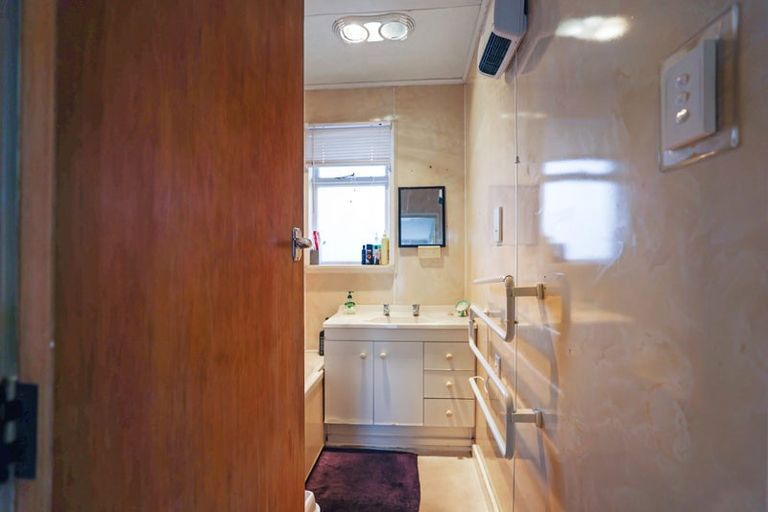 Photo of property in 71 Mcmurdo Street, Tinwald, Ashburton, 7700