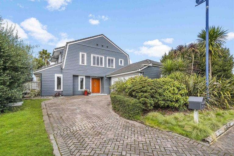 Photo of property in 51 Nielsen Gardens, Rototuna, Hamilton, 3210