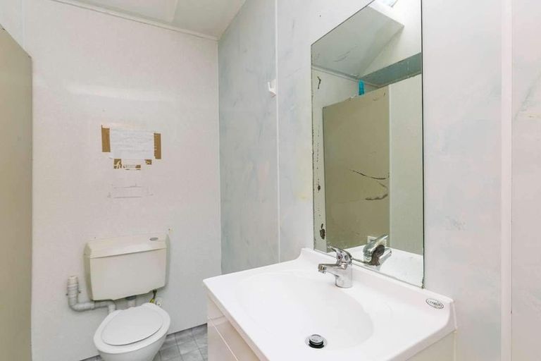 Photo of property in 16 Austin Street, Mount Victoria, Wellington, 6011