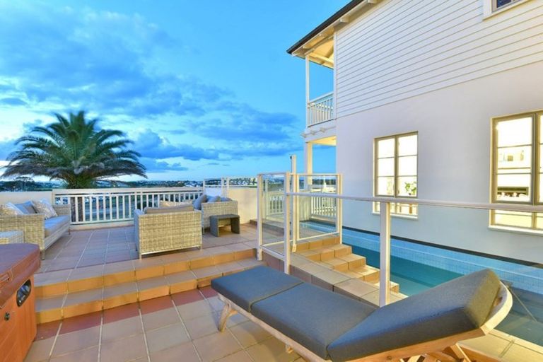 Photo of property in 295 Pinecrest Drive, Gulf Harbour, Whangaparaoa, 0930