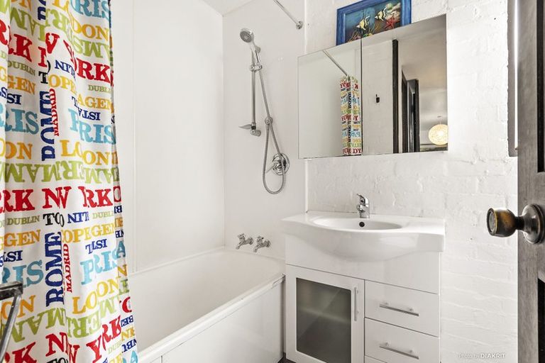 Photo of property in 141c Churton Drive, Churton Park, Wellington, 6037