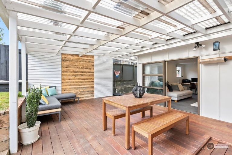 Photo of property in 21 Montana Road, Totara Park, Upper Hutt, 5018