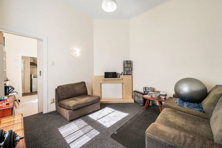 Photo of property in 18-20 Poplar Grove, Thorndon, Wellington, 6011