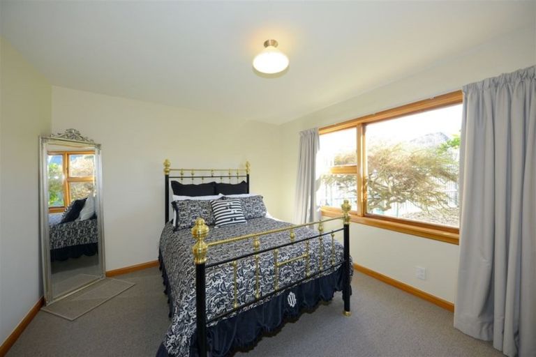 Photo of property in 97 Avonhead Road, Avonhead, Christchurch, 8042