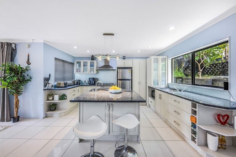 Photo of property in 86 San Marino Drive West, Henderson, Auckland, 0612