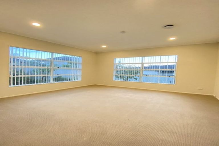 Photo of property in 7 Seresin Crescent, Flat Bush, Auckland, 2016