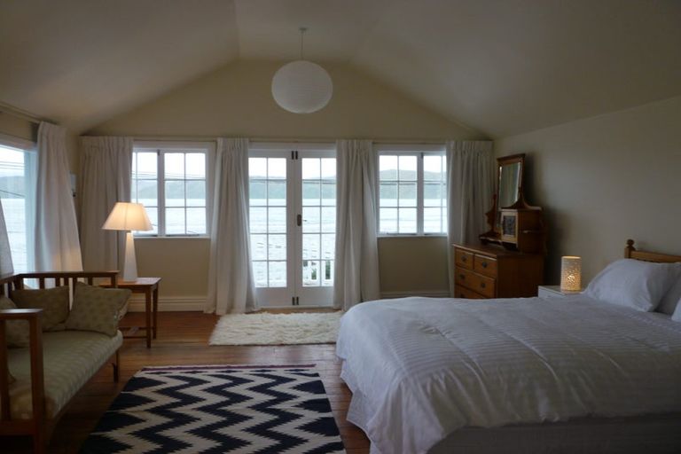 Photo of property in 163 Marine Parade, Seatoun, Wellington, 6022