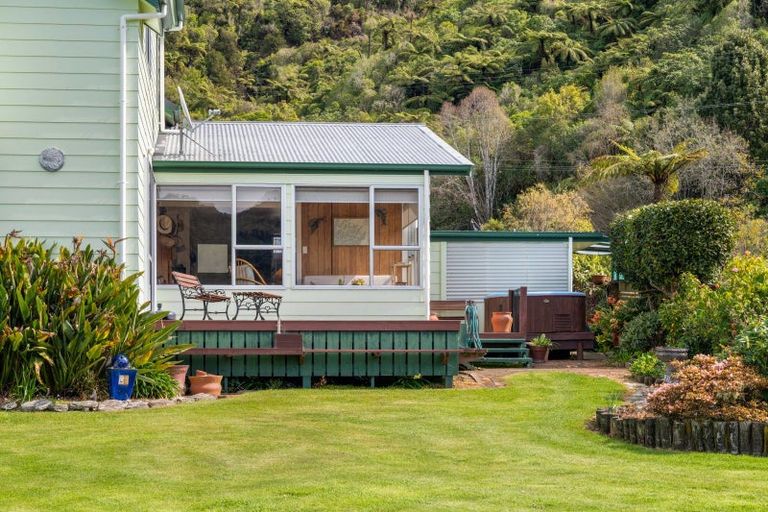 Photo of property in 28 Belvue Bay Road, Havelock, Picton, 7281