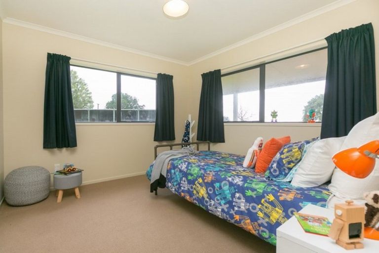 Photo of property in 581 Waitara Road, Huirangi, New Plymouth, 4373