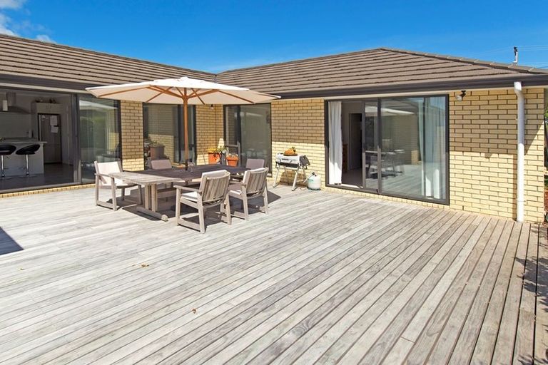 Photo of property in 997 Whangaparaoa Road, Tindalls Beach, Whangaparaoa, 0930