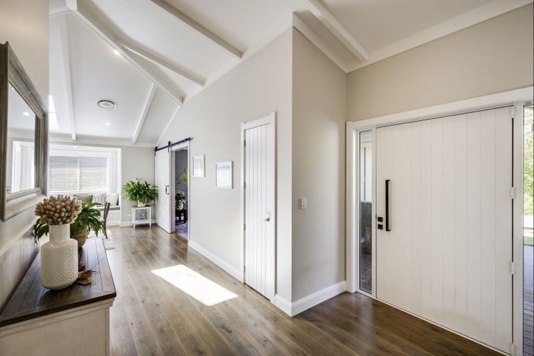 Photo of property in 22 Taruna Place, Havelock North, 4130