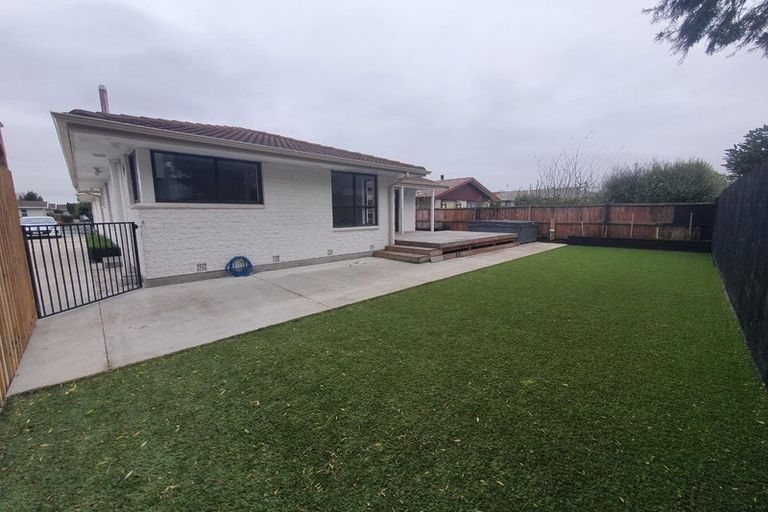 Photo of property in 1/12 Camrose Place, Ilam, Christchurch, 8041