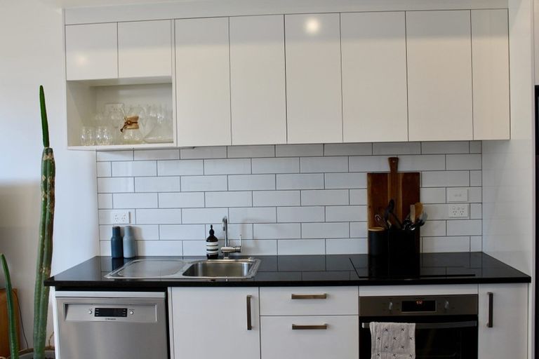 Photo of property in 22 Rangihina Road, Hobsonville, Auckland, 0616