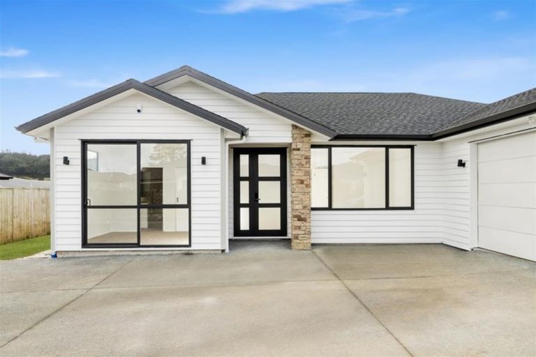 Photo of property in 9 Remana Crescent, Huapai, Kumeu, 0810