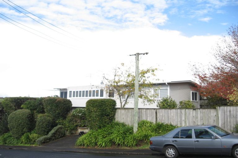 Photo of property in 1 Colmar Road, Mellons Bay, Auckland, 2014